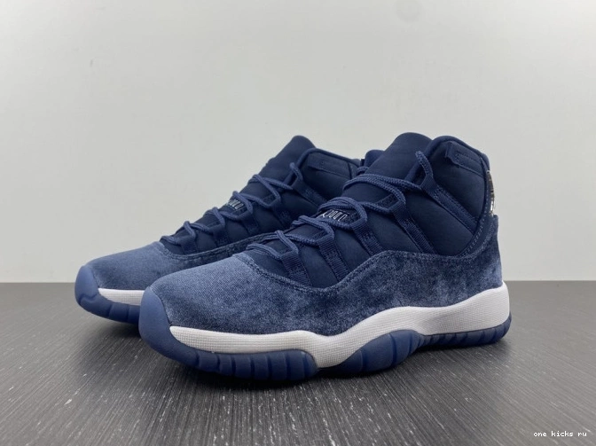 AR0715-441 MIDNIGHT JORDAN WMNS AIR 11 NAVY VELVET 0523